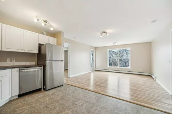 Calgary, AB T2A 7Z4,2000 Applevillage CT SE #310