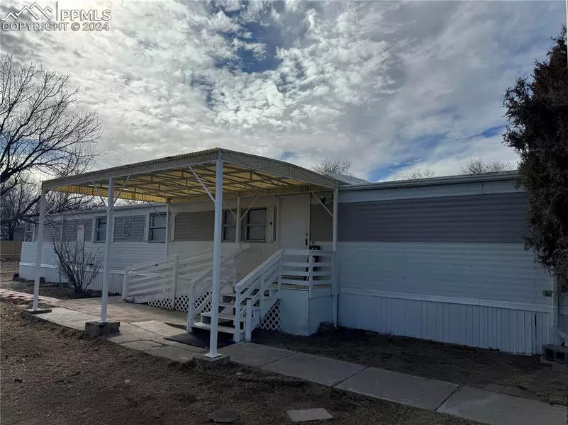 230 Kipling DR, Pueblo West, CO 81007