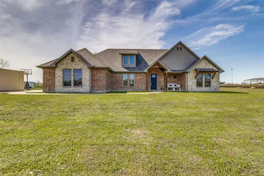 107 Harli Drive, Trenton, TX 75490