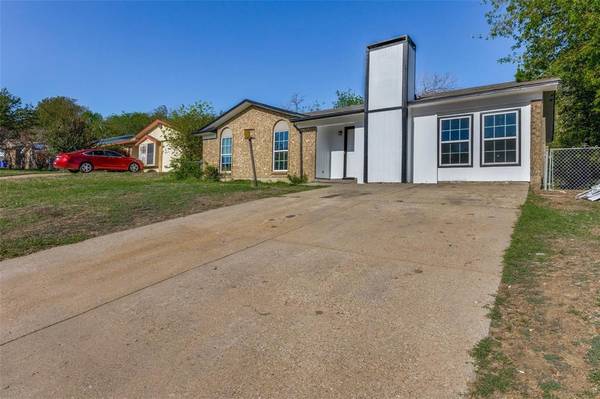 866 Mirike Drive, White Settlement, TX 76108