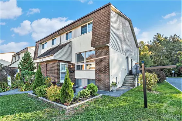 Ottawa, ON K2H 8X9,16A FORESTER CRES