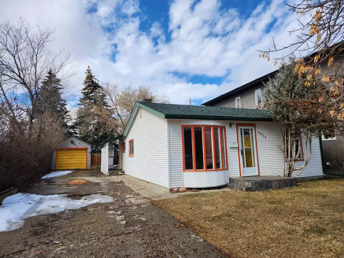 Calgary, AB T3B2P5,4639 81 ST NW