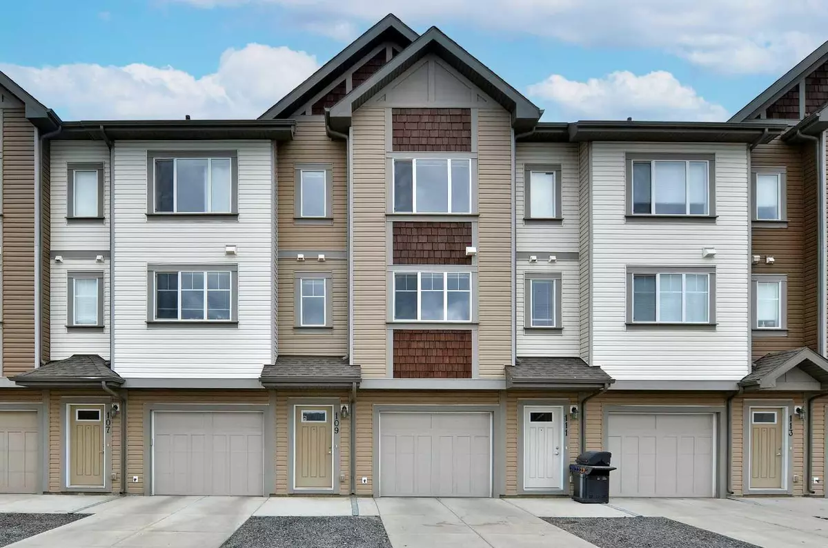 Calgary, AB T2Z 1H3,109 Copperpond ROW SE