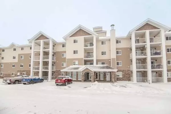 Sylvan Lake, AB T4S 0G9,3 Broadway Rise #108