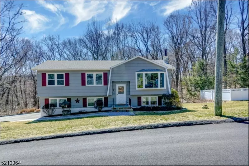 80 Laurie Rd, Roxbury Twp., NJ 07850