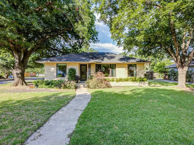 1630 Loree Drive, Dallas, TX 75228