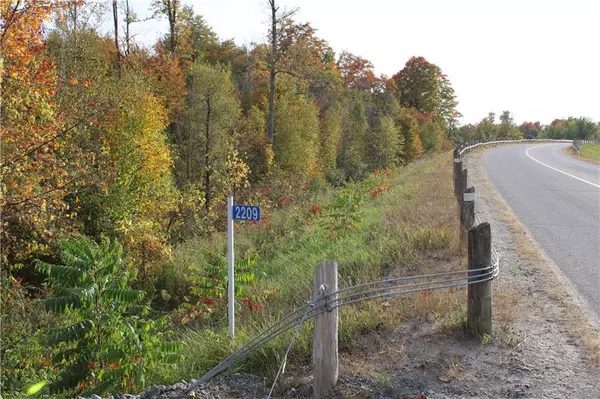 Oxford Station, ON K0G 1T0,2209 JOCHEM RD