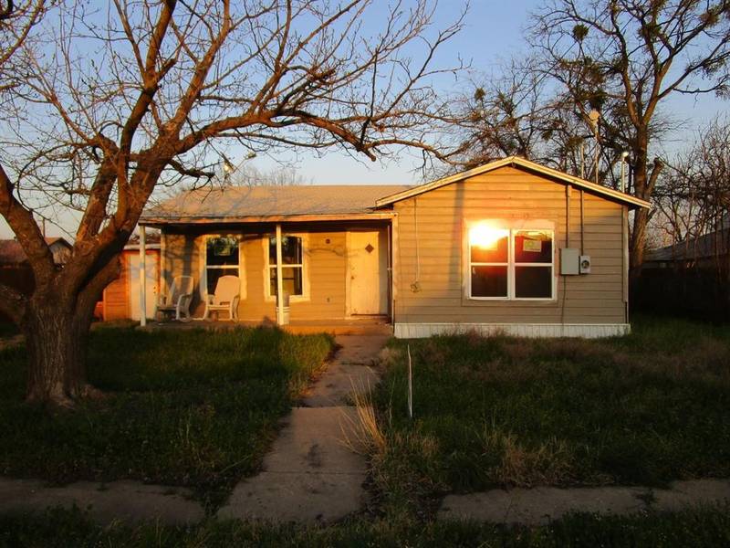 515 5th Avenue, Coleman, TX 76834