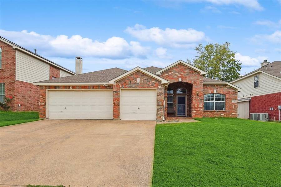 2708 Cheshire Way, Grand Prairie, TX 75052