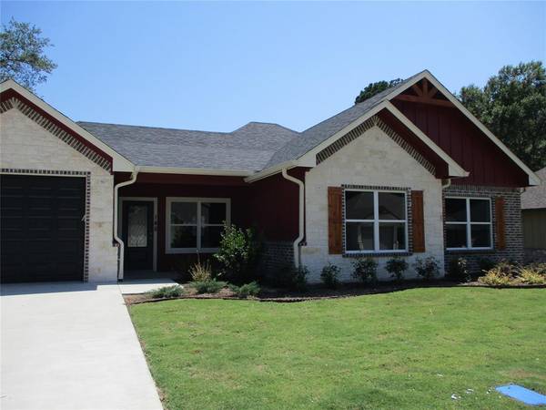 148 Pine Street, Emory, TX 75440