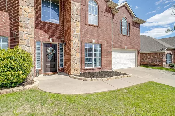 Burleson, TX 76028,912 Linden Drive