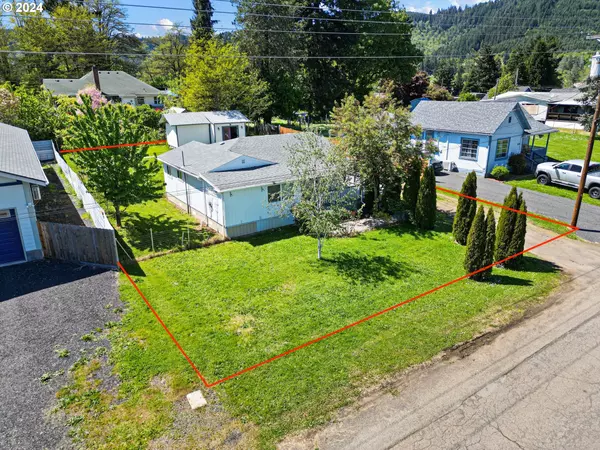 269 DOUGLAS ST, Yoncalla, OR 97499