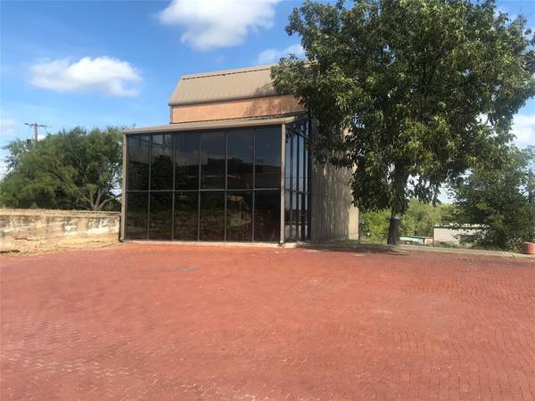 400 W Walker Street, Breckenridge, TX 76424