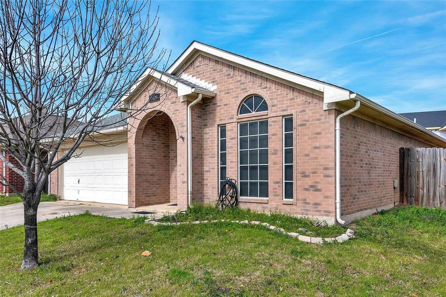 7029 Pickford Court, Arlington, TX 76001