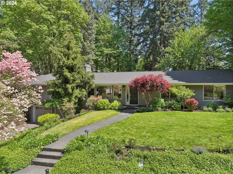 17244 FERNWOOD DR, Lake Oswego, OR 97034