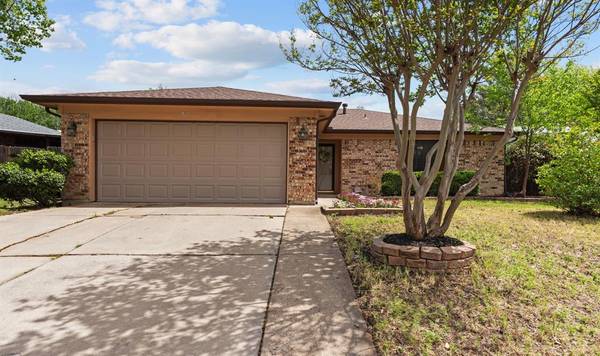 7112 Wayfarer Trail, Fort Worth, TX 76137