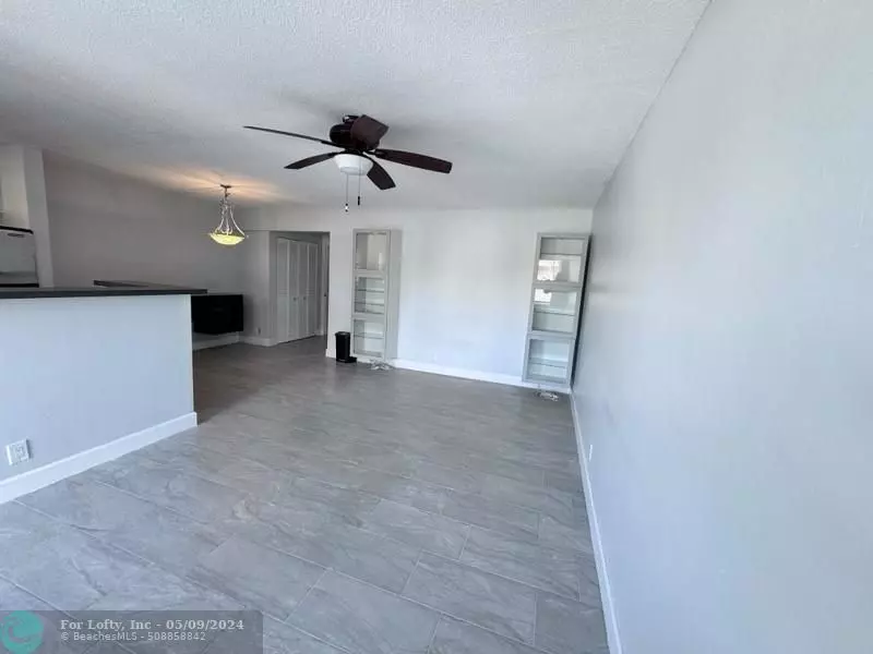 419 S Crescent Dr  #12A, Hollywood, FL 33021