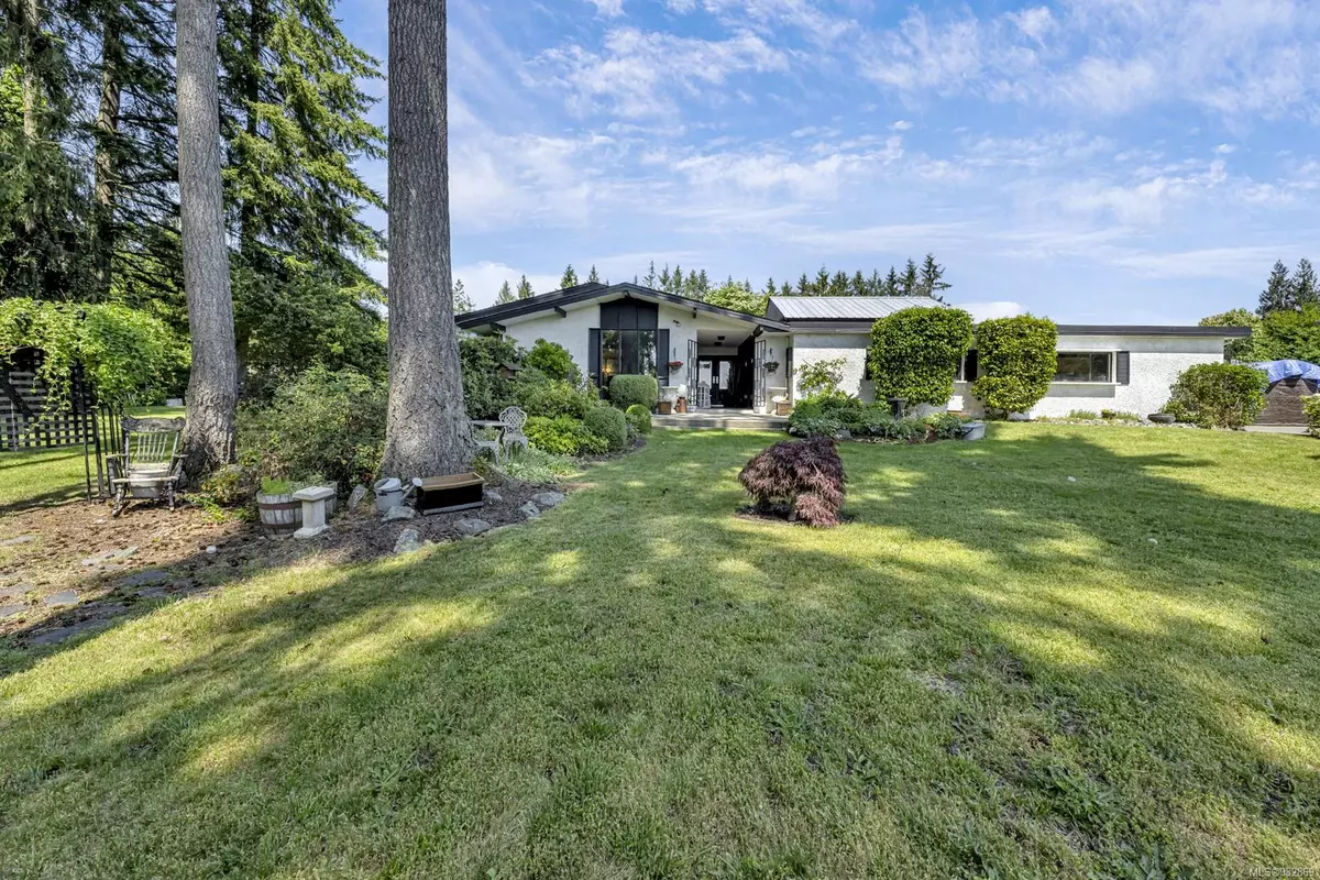 Cobble Hill, BC V0R 1L3,4126 Inverness Pl