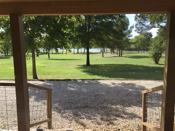 East Tawakoni, TX 75472,949 Little Oaks Drive