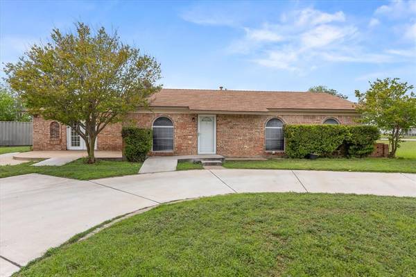 2000 Swaim Drive,  Granbury,  TX 76048