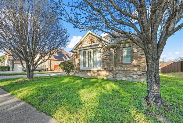 816 Abbott Avenue, Desoto, TX 75115