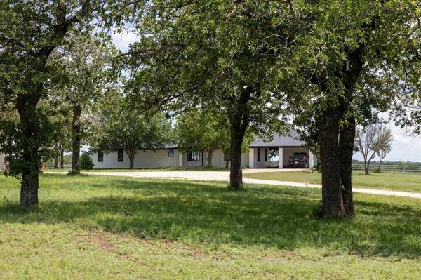 1067 County Road 407, Stephenville, TX 76401