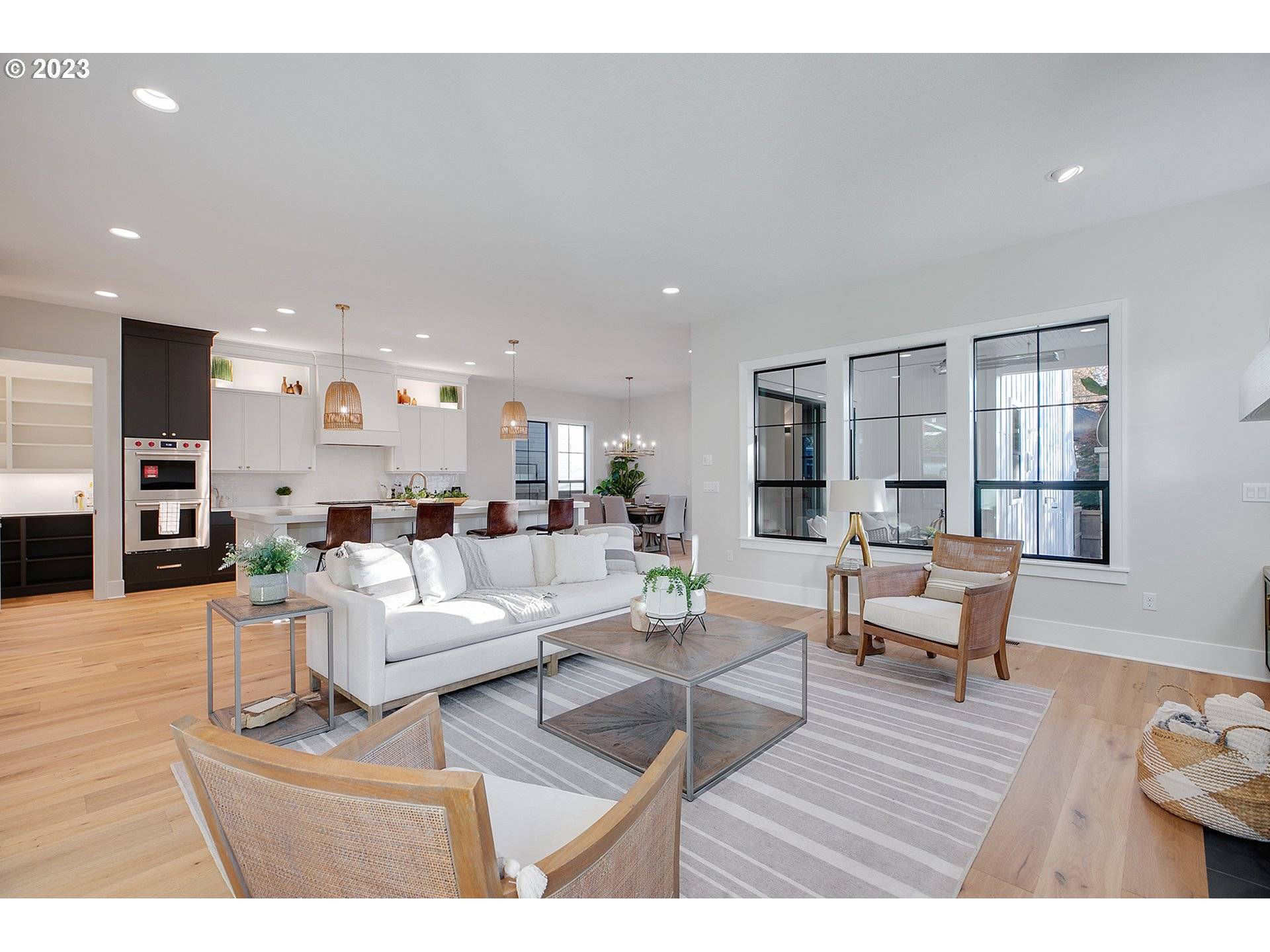 Lake Oswego, OR 97034,529 8TH ST