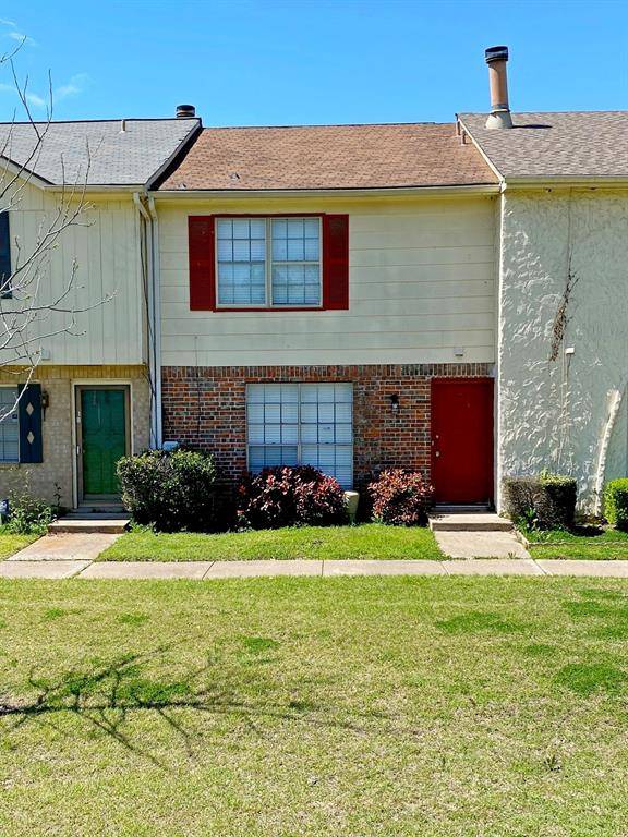 16 E Mountain Lane, Grand Prairie, TX 75052