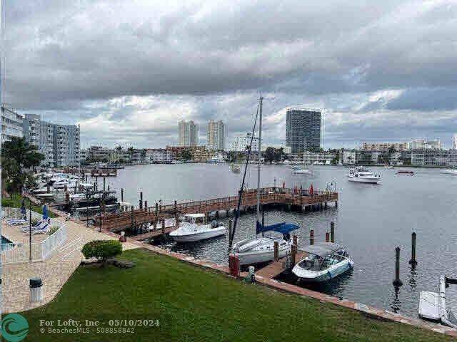 Hallandale Beach, FL 33009,400 Golden Isles Dr  #20