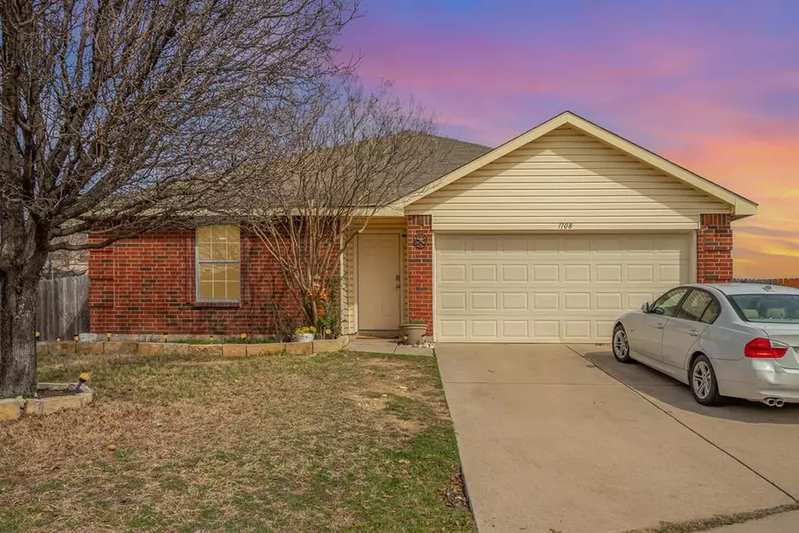 1108 Day Dream Drive, Fort Worth, TX 76052