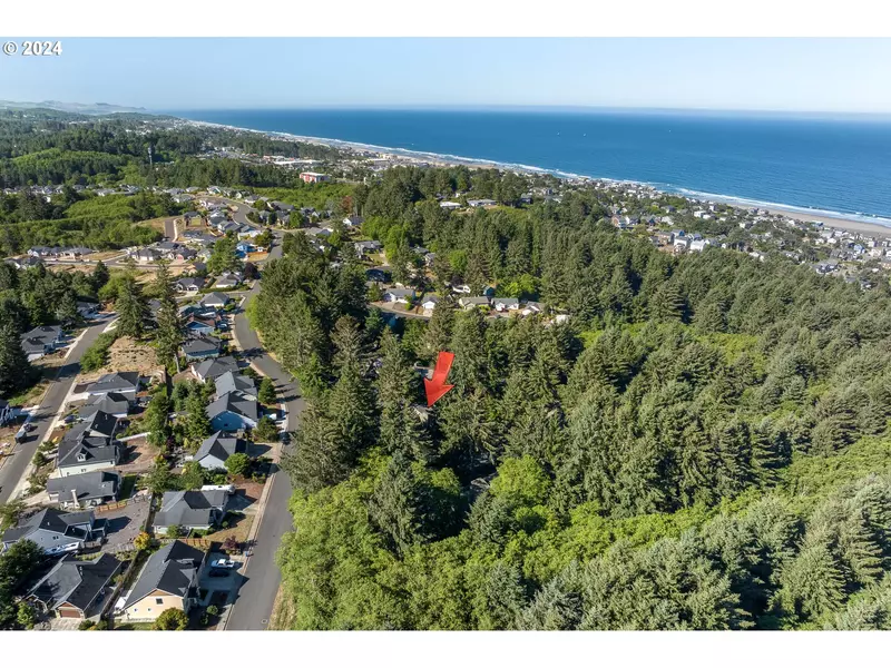 5801 NE VOYAGE AVE #38, Lincoln City, OR 97367