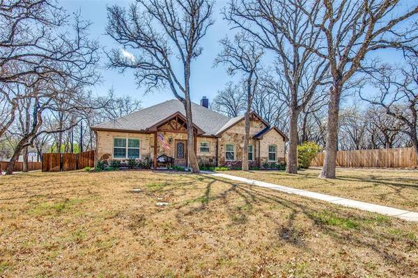 1010 Shady Oaks Drive, Bridgeport, TX 76426