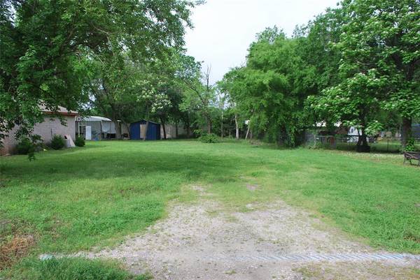 307 N 1st Street, Crandall, TX 75114