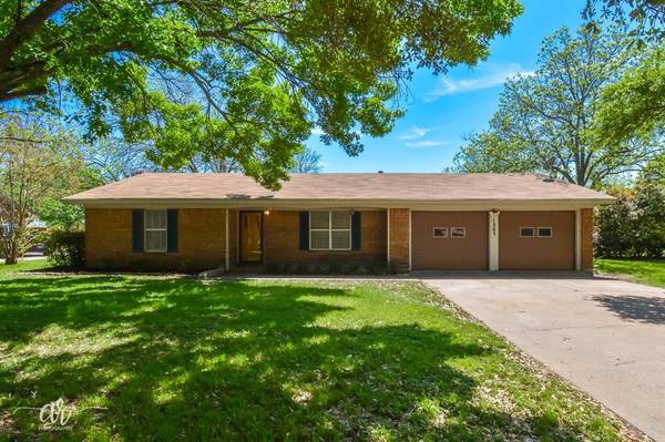 1305 Westhill Lane, Coleman, TX 76834