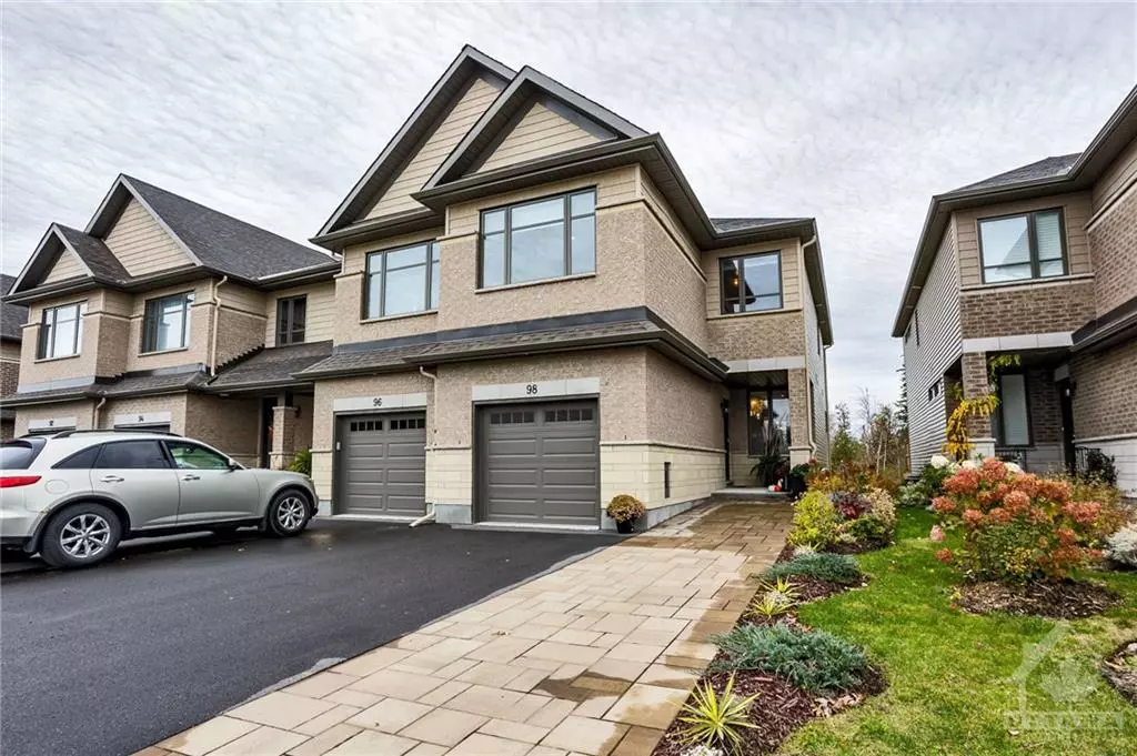 Stittsville, ON K2S 2L8,98 PORTER ST