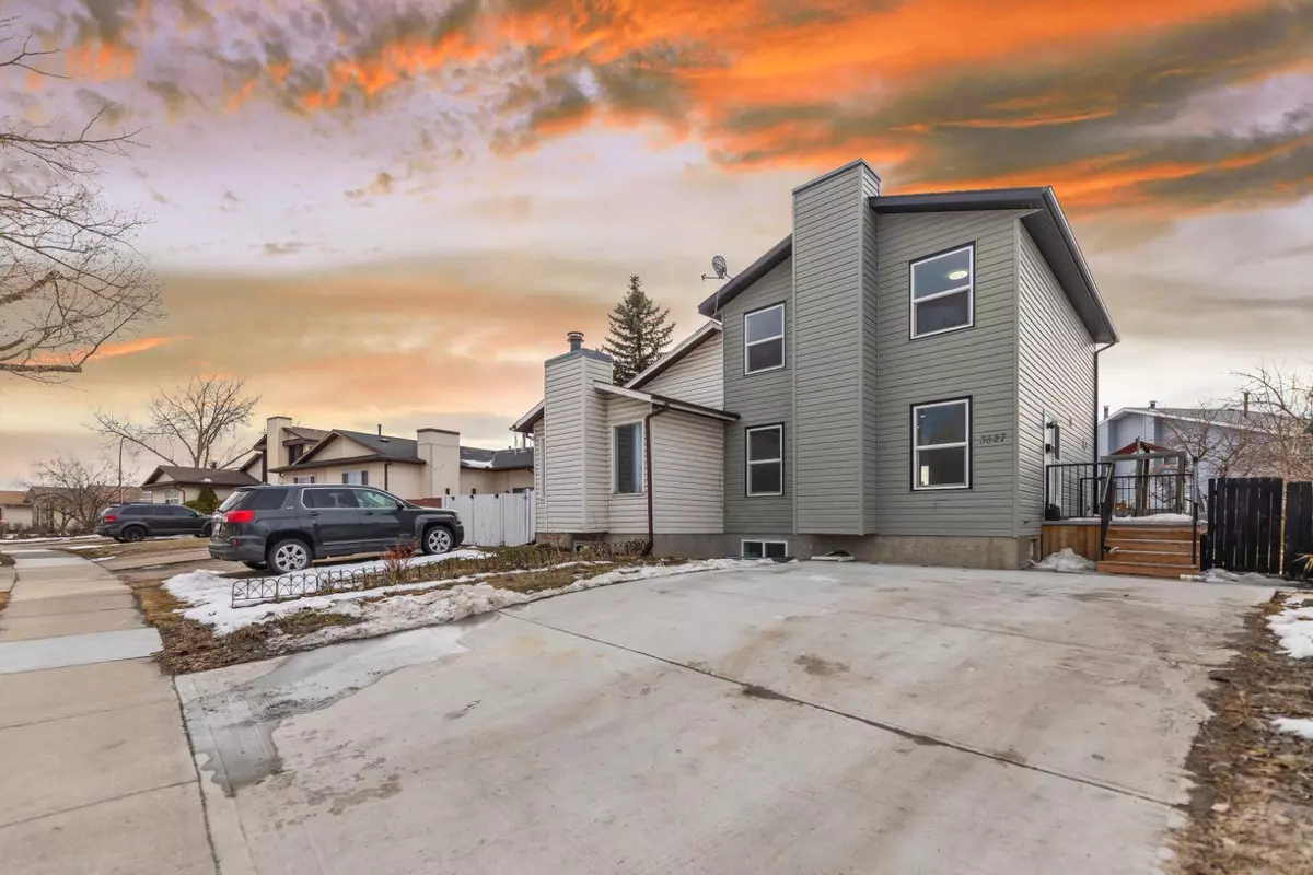 Calgary, AB T1Y4S5,3527 42 ST NE