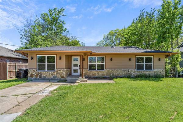 2917 Freddie Street,  Fort Worth,  TX 76105