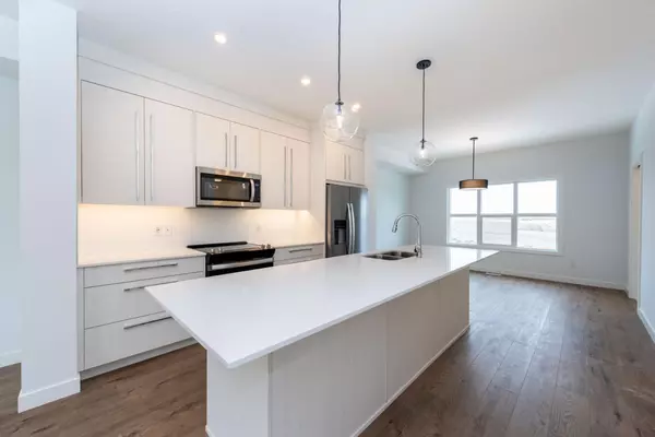 Chestermere, AB T1X 2X8,128 Merganser Drive W