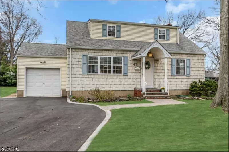 47 Shetland Dr, Clark Twp., NJ 07066