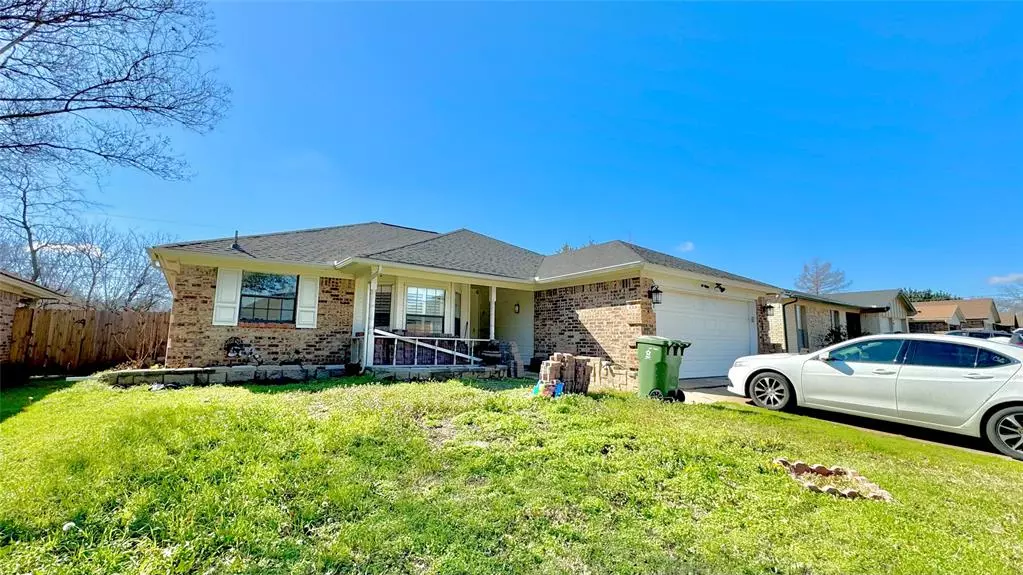 922 Flagstone Drive, Arlington, TX 76017