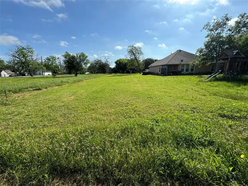 205 Oak Street, Venus, TX 76084