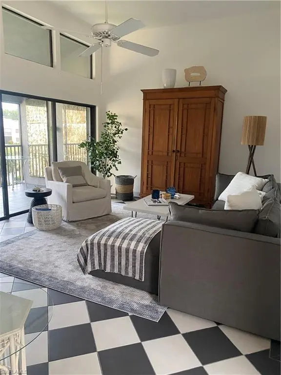 577 Beachwalk CIR R-203, Naples, FL 34108