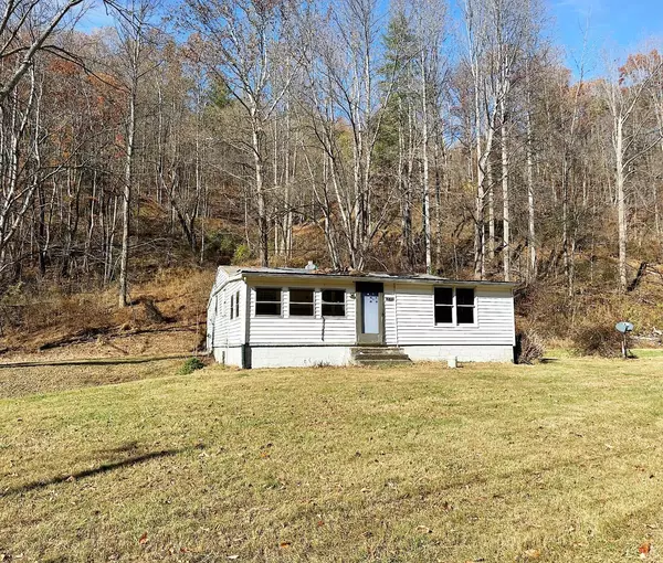 239 Campbells Mountain RD, Tyro, VA 22976