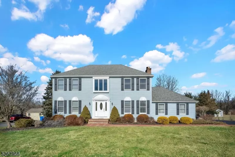 22 Harvest Hill Dr, East Amwell Twp., NJ 08559