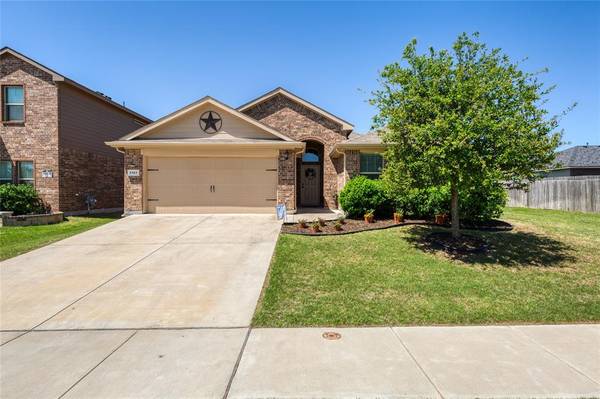 5161 Grayson Ridge Drive, Fort Worth, TX 76179