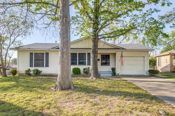 924 E Summit Street, Sherman, TX 75090