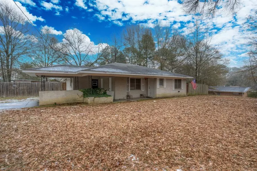 1304 N Elm Street, Minden, LA 71055