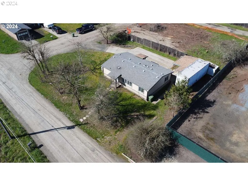 Cottage Grove, OR 97424,655 N Lane ST