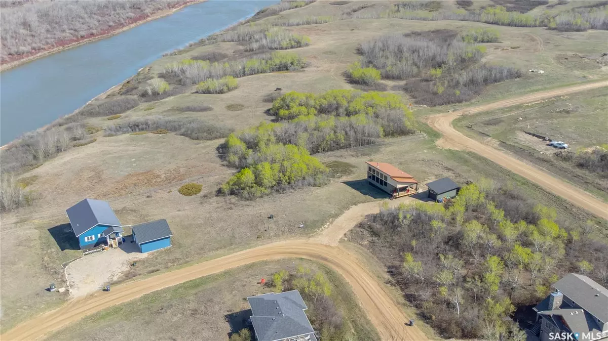 Sarilia Country Estates, SK S0K 2L0,348 Laurier CRESCENT