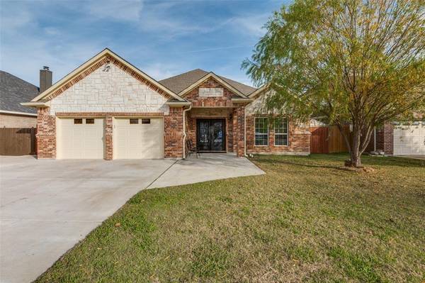 1530 Avenue F, Grand Prairie, TX 75051